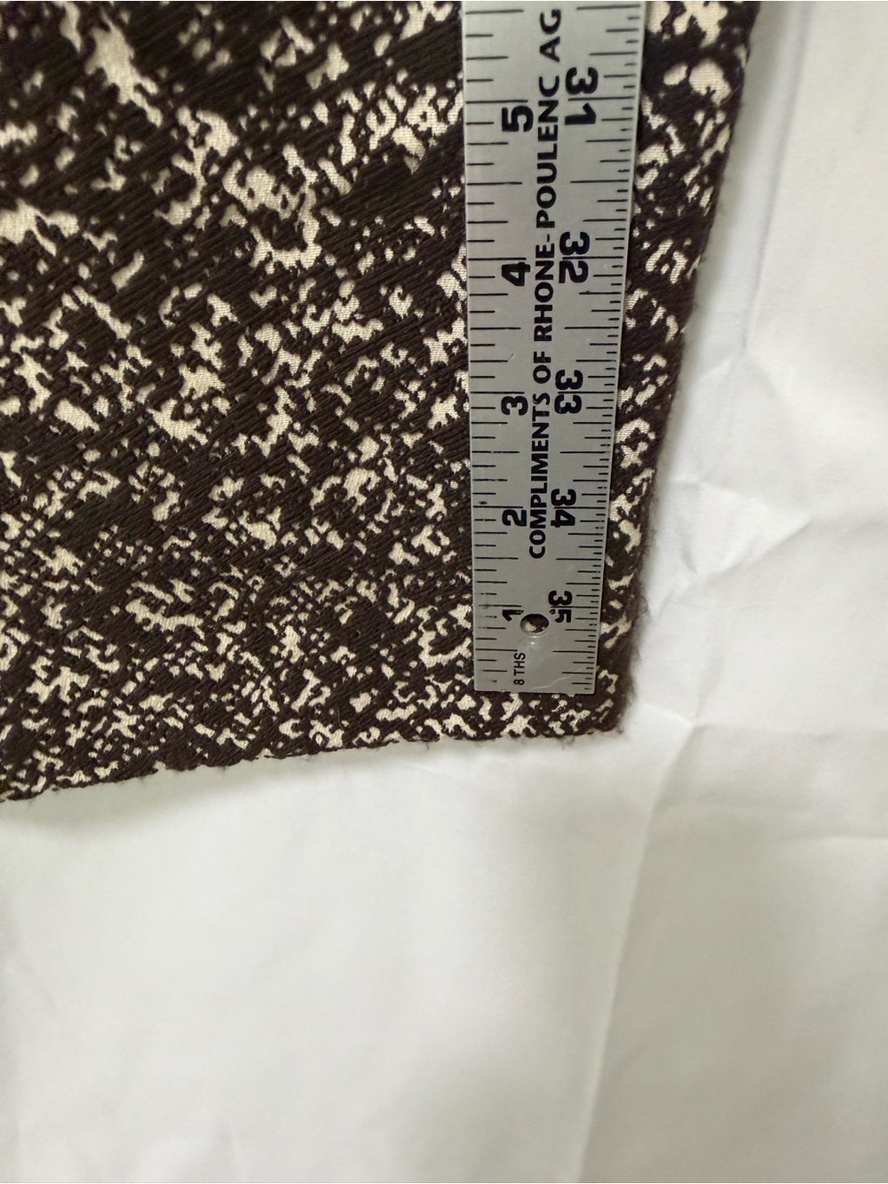 Carolina Herrera Black and Cream Speckled Short Sleeve Sheath Dress - Picture 5 of 7